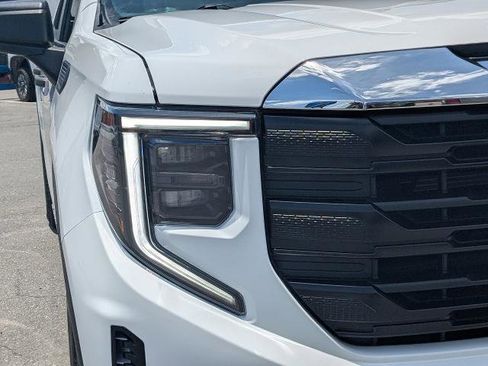 Used 2022 GMC Sierra 1500 Pro w/ Convenience Package AWD/4WD image 10