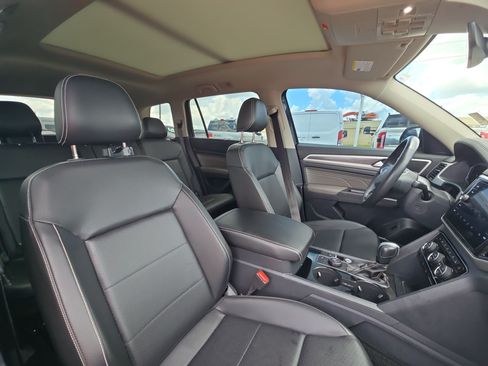 Used 2023 Volkswagen Atlas SEL R-Line AWD/4WD image 32