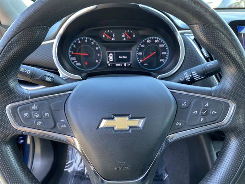 Used 2021 Chevrolet Malibu LT FWD image 13
