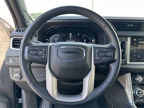 Used 2023 GMC Yukon XL Denali image 11