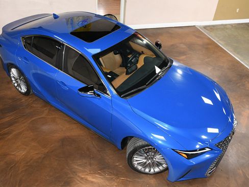 Used 2023 Lexus IS 300 w/ Premium Package RWD image 73