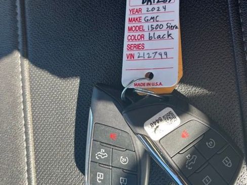 Used 2024 GMC Sierra 1500 SLT image 50