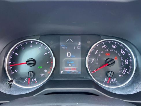Used 2021 Toyota RAV4 XLE Premium FWD image 25