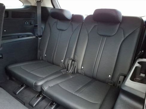 Used 2025 Kia Sorento S w/ Panoramic Sunroof Package image 11