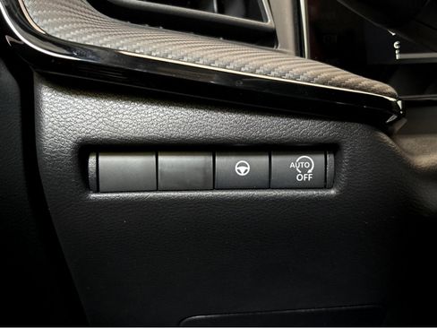 New 2026 Nissan Kicks SR FWD image 8
