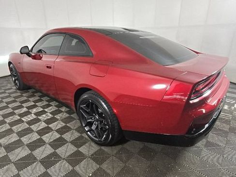 Used 2024 Dodge Charger Daytona R/T w/ Plus Group AWD/4WD image 4