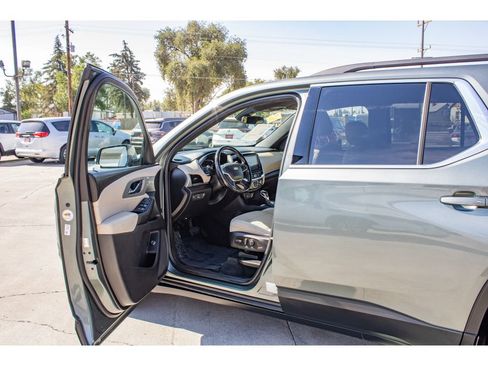 Used 2022 Chevrolet Traverse LT AWD/4WD image 25