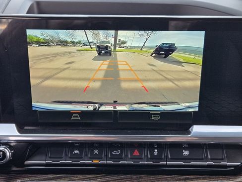 Used 2024 GMC Sierra 1500 Elevation image 16