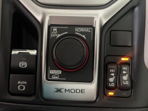 Used 2024 Subaru Forester Premium AWD/4WD image 9