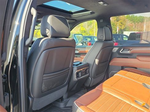 New 2025 GMC Sierra 3500 Denali Ultimate image 12