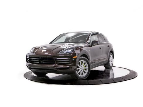 Certified 2023 Porsche Cayenne AWD/4WD image 1