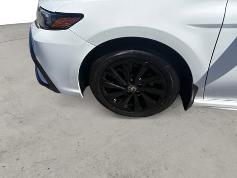 Used 2024 Toyota Camry SE FWD image 11