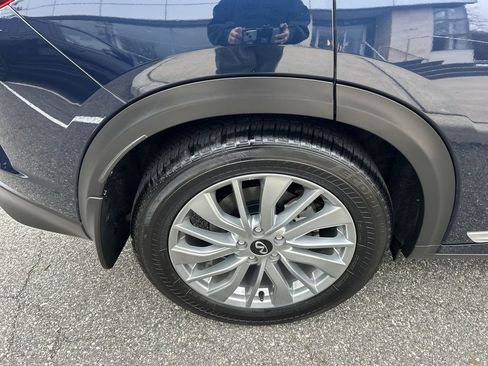 Certified 2025 INFINITI QX50 Luxe w/ Accent Package AWD/4WD image 12
