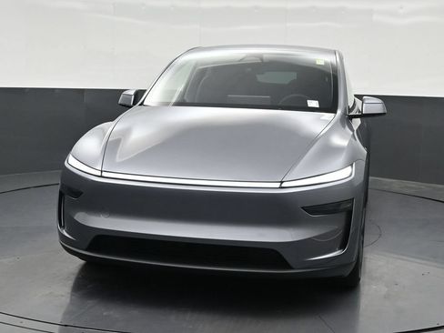 Used 2026 Tesla Model Y 2WD image 8