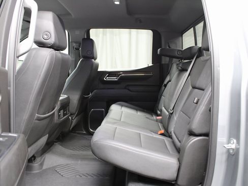 Used 2024 Chevrolet Silverado 1500 LT Trail Boss image 10