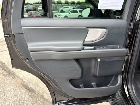 Used 2025 Ford Expedition Active AWD/4WD image 22