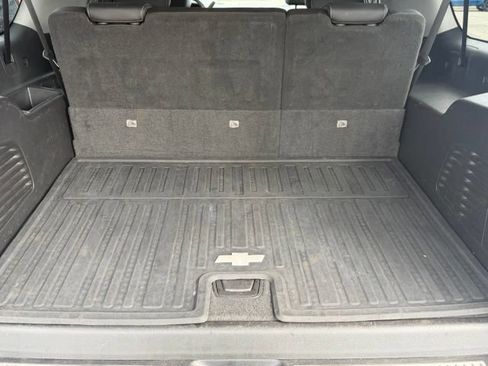 Used 2018 Chevrolet Suburban Premier RWD image 17