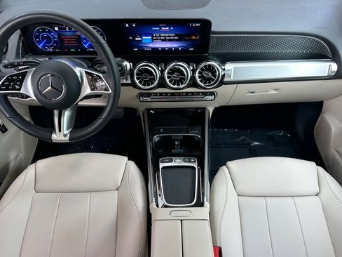 Used 2025 Mercedes-Benz EQB 250+ image 16