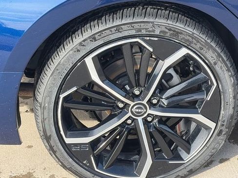 Used 2024 Nissan Altima 2.5 SR FWD image 11