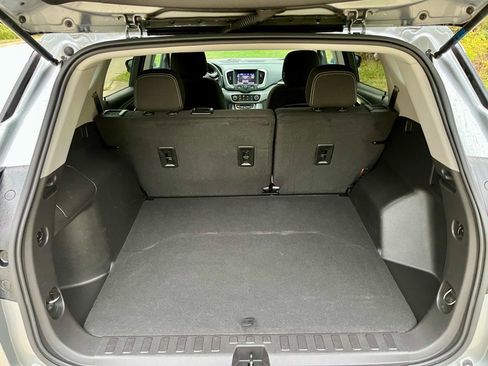 Used 2023 GMC Terrain SLE w/ LPO, Floor Liner Package image 18