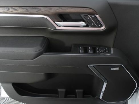 New 2026 GMC Sierra 1500 SLT image 14