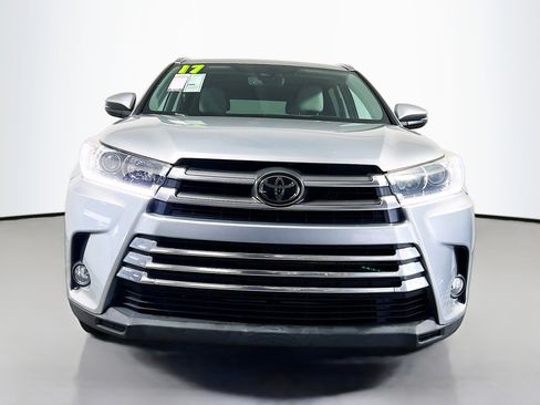 Used 2017 Toyota Highlander Limited image 11