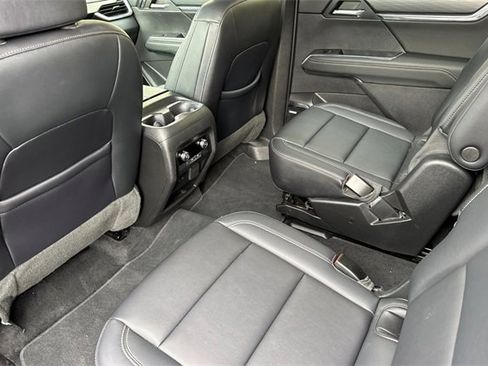 Used 2024 GMC Acadia Elevation image 14