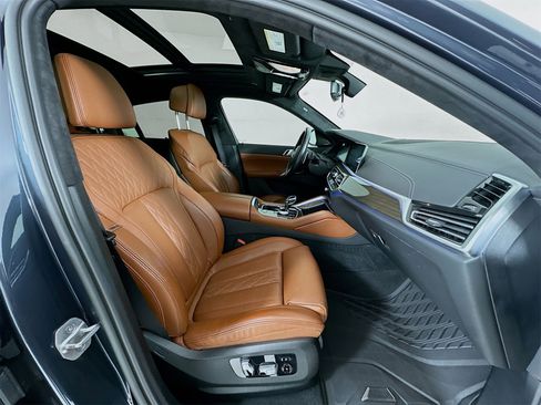 Used 2022 BMW X6 M50i w/ Executive Package image 30