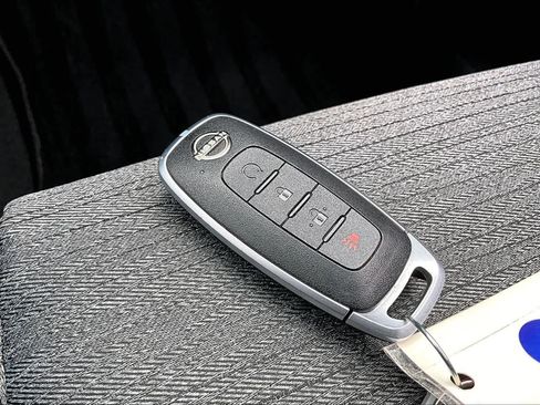 Certified 2023 Nissan Rogue SV image 15