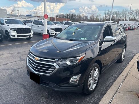 Used 2018 Chevrolet Equinox Premier image 2