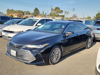 Used 2019 Toyota Avalon Limited w/ Carpet Mat Package