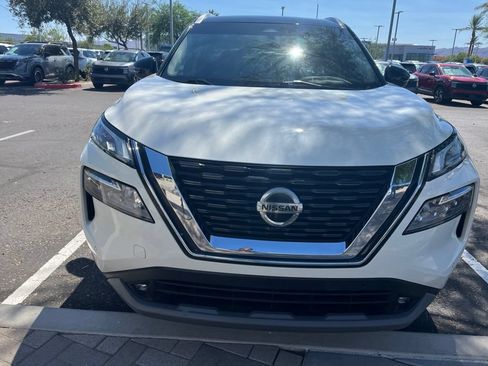 Certified 2021 Nissan Rogue SL w/ Premium Package FWD image 2