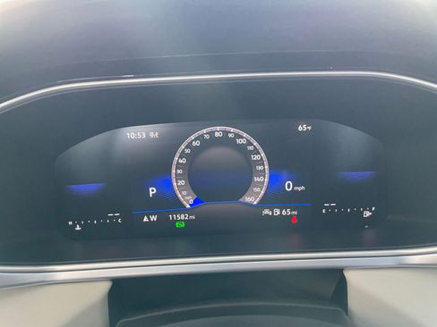 Used 2025 Volkswagen Taos SE image 38