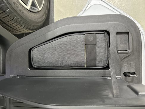 Used 2023 Rivian R1T Adventure image 32