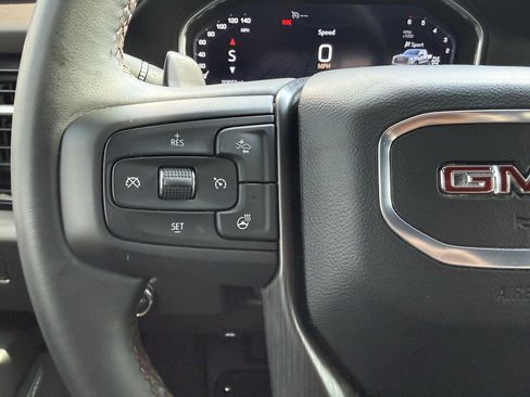 Used 2024 GMC Sierra 1500 AT4 w/ Technology Package AWD/4WD image 18