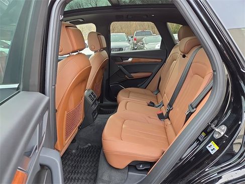 Certified 2021 Audi Q5 2.0T Premium w/ Convenience Package image 11