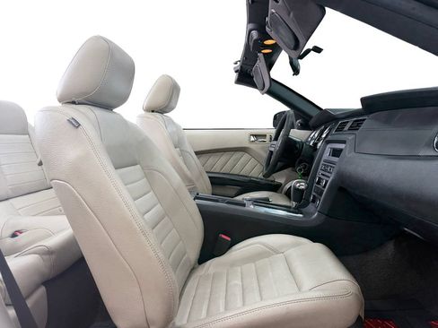 Used 2012 Ford Mustang Convertible RWD image 16