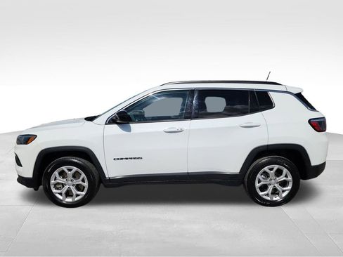 Used 2024 Jeep Compass Latitude AWD/4WD image 6