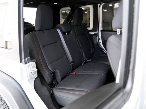 Used 2022 Jeep Wrangler Unlimited Rubicon AWD/4WD image 23