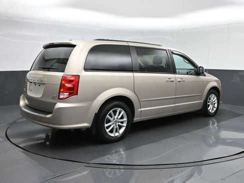 Used 2016 Dodge Grand Caravan SXT w/ Rear Park Assist Package image 7