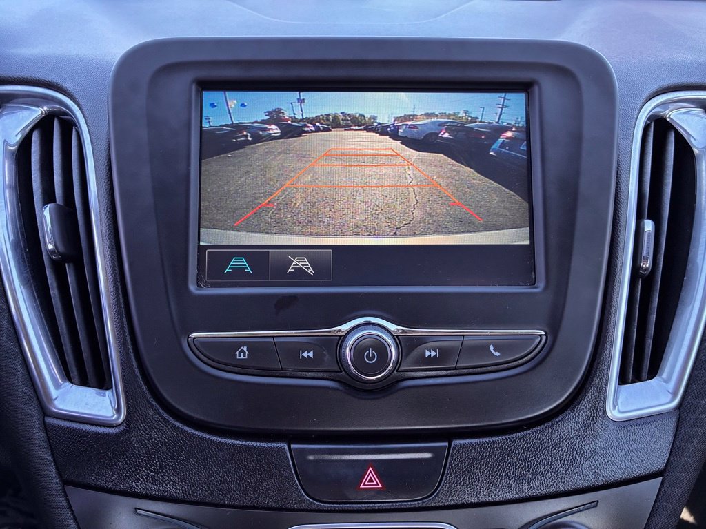 Used 2018 Chevrolet Malibu LT FWD image 34