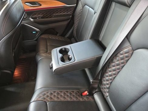 Used 2022 Jeep Grand Cherokee Summit AWD/4WD image 52