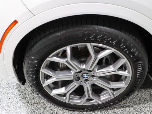 Used 2022 BMW X7 xDrive40i image 11