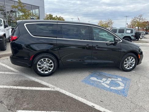 New 2026 Chrysler Pacifica Select image 34