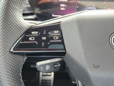 Used 2025 Audi SQ5 Prestige AWD/4WD image 29