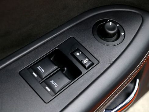 Used 2009 Dodge Challenger SRT8 w/ SRT Option Group II RWD image 22