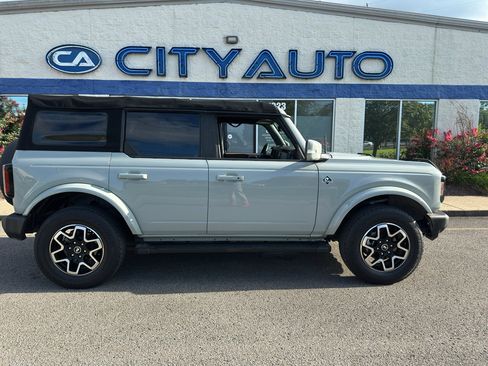 Used 2022 Ford Bronco Outer Banks AWD/4WD image 3