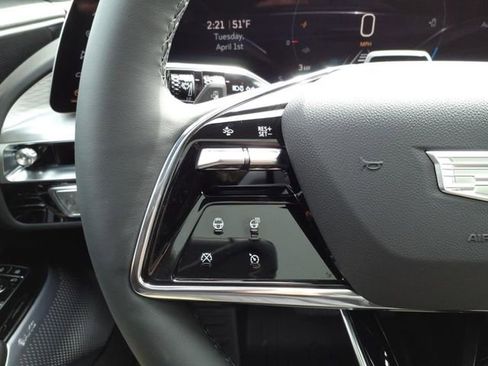 New 2025 Cadillac Lyriq Luxury image 34