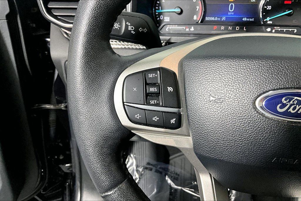 Used 2024 Ford Explorer XLT w/ Equipment Group 202A RWD image 18
