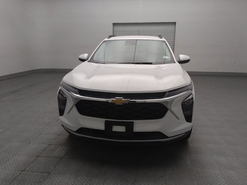 Used 2024 Chevrolet Trax LT w/ Driver Confidence Package FWD image 15